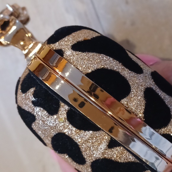 Unique Black/Shimmery Gold Clutch - Picture 6 of 9